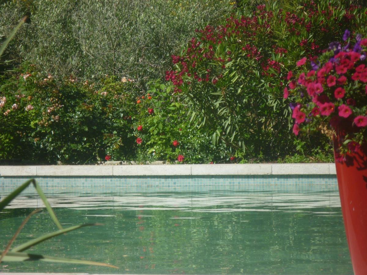 Le Paradis Vaugines Exterior photo